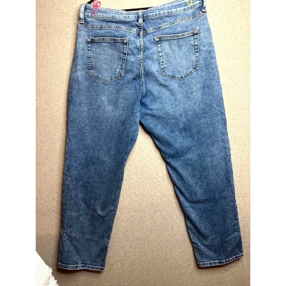 St. Johns Bay Girlfriend Fit Womens Light Blue Denim Jeans Sz 14 - Picture 2 of 9